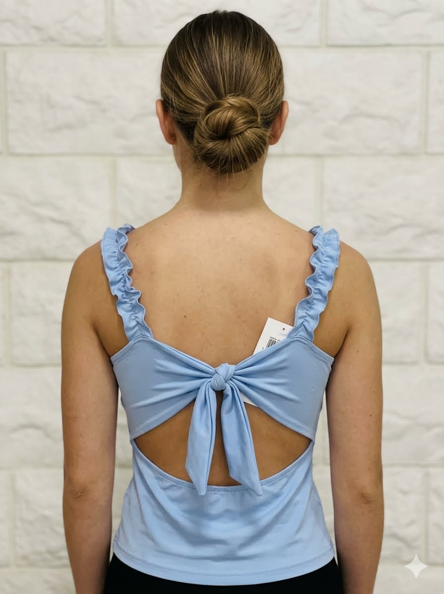 Chic close-fitting top