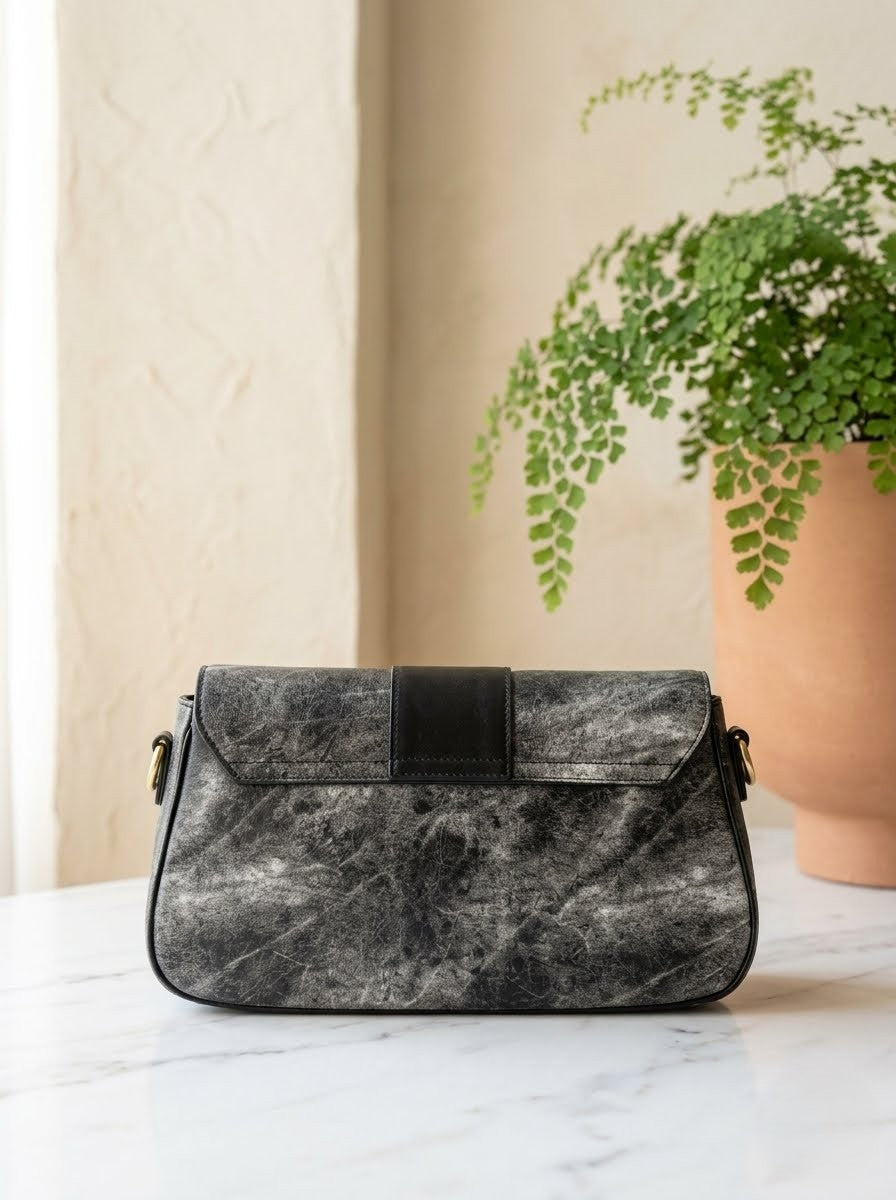Distinctive shoulder bag