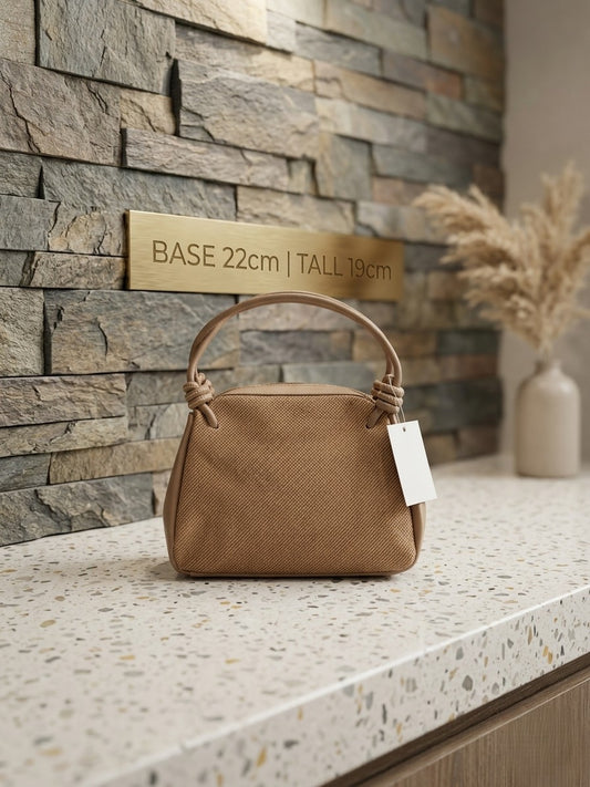 Elegant structured handbag
