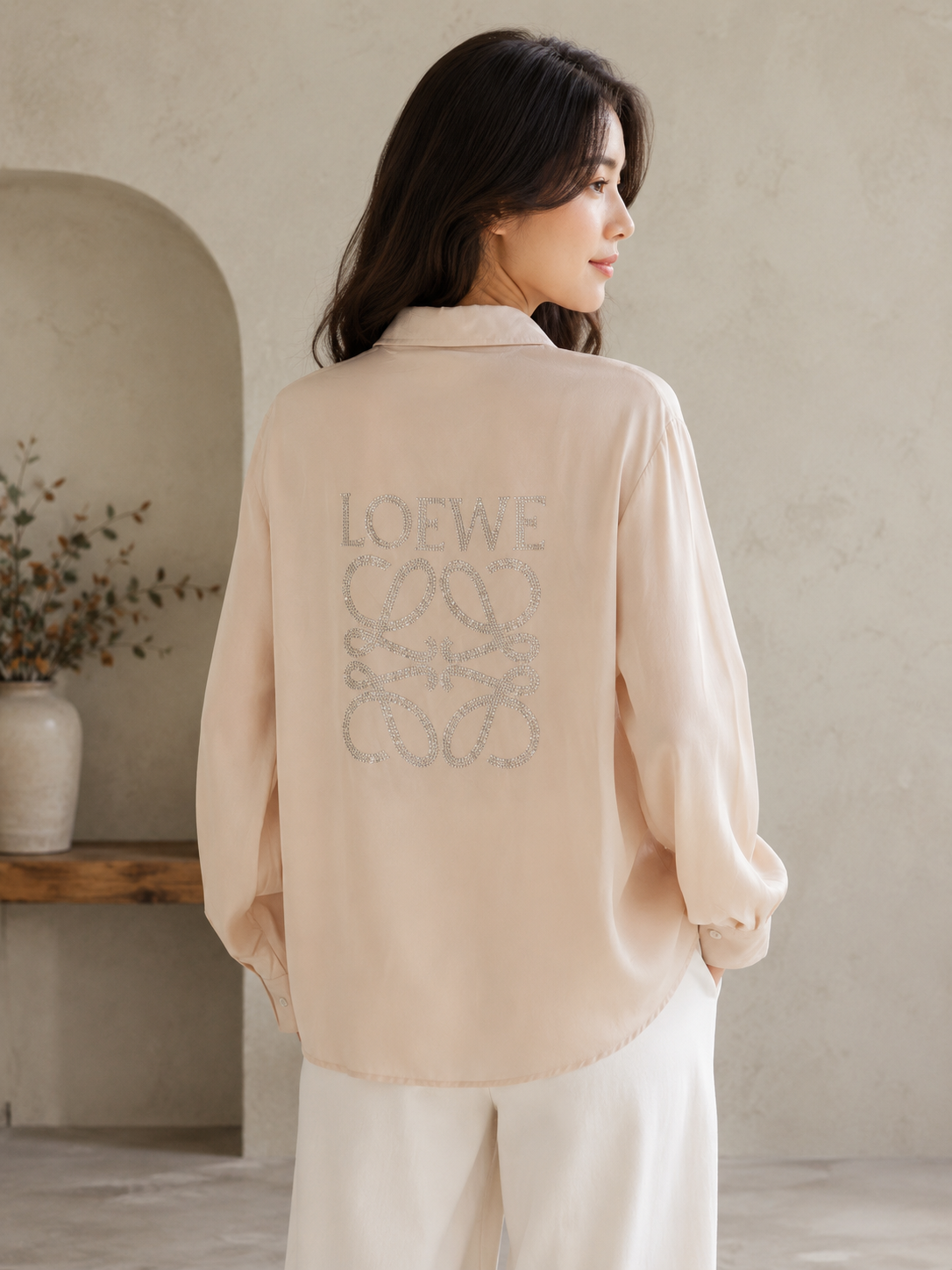 Elegant, long-sleeve chemise