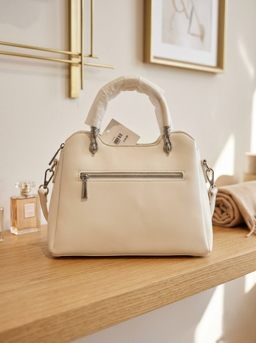 Chic off-white handbag