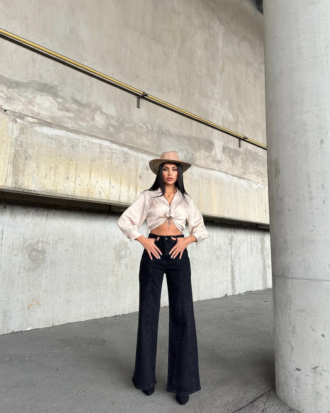 Miele Black Wide-Leg Jeans