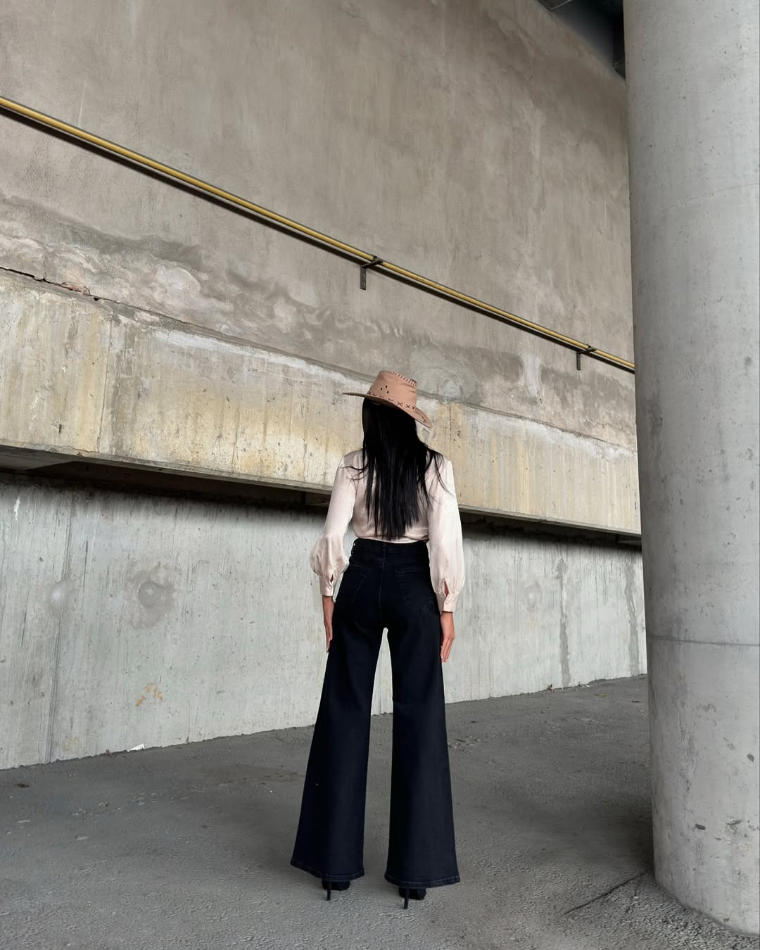 Miele Black Wide-Leg Jeans