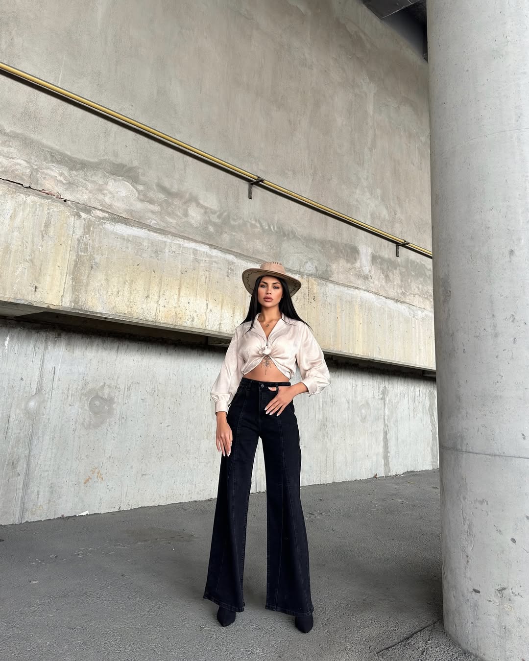 Miele Black Wide-Leg Jeans
