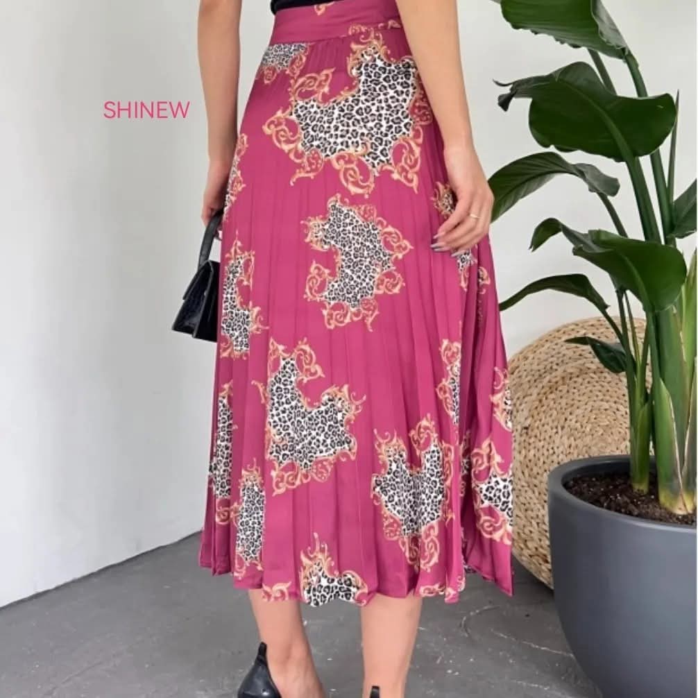 Elegant midi skirt
