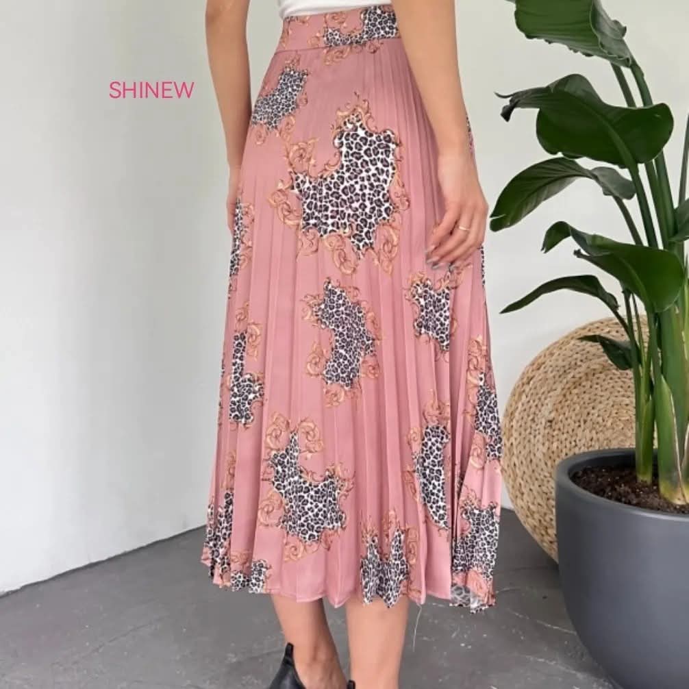 Elegant midi skirt