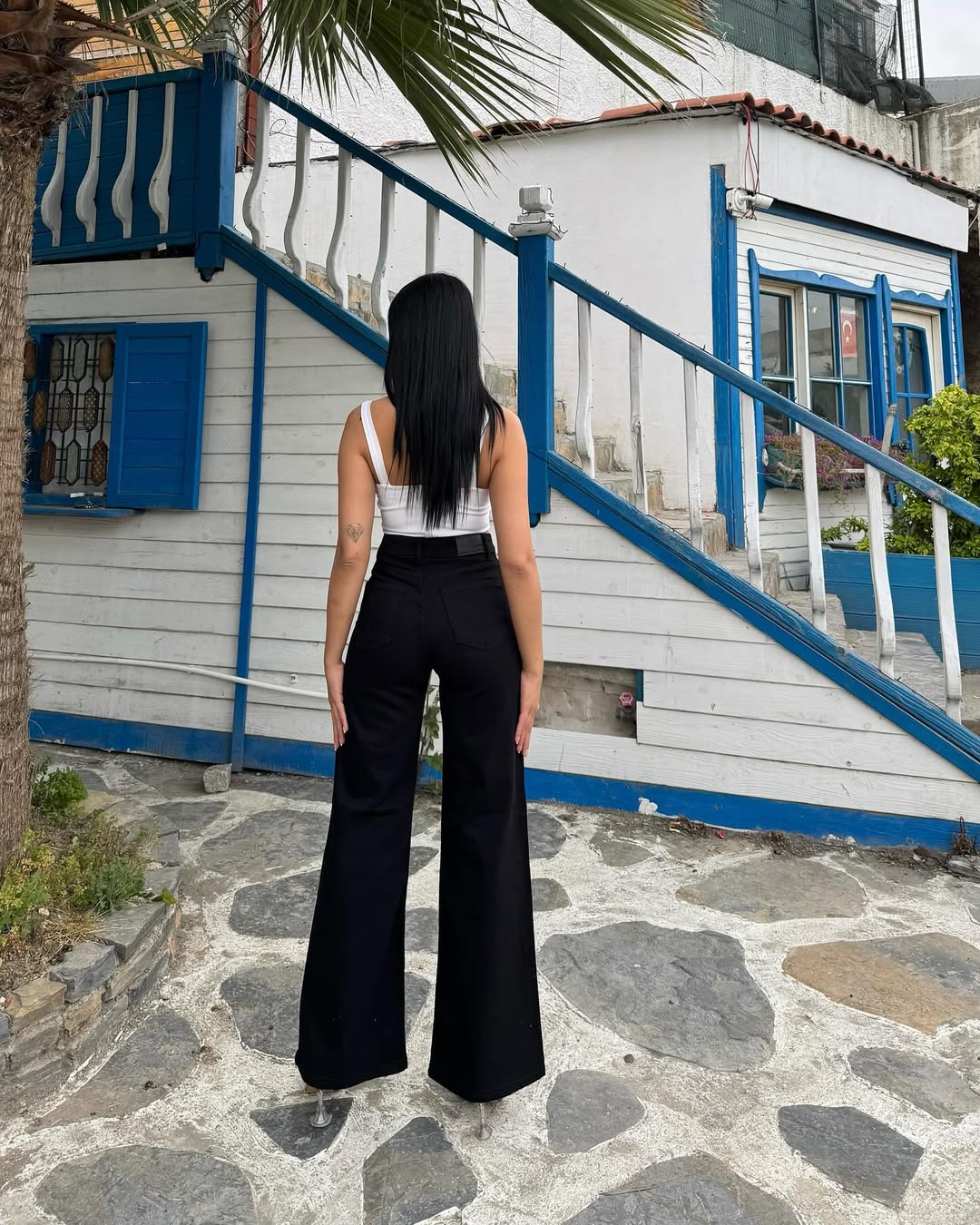 Miele Stylish Black Wide-leg Jeans