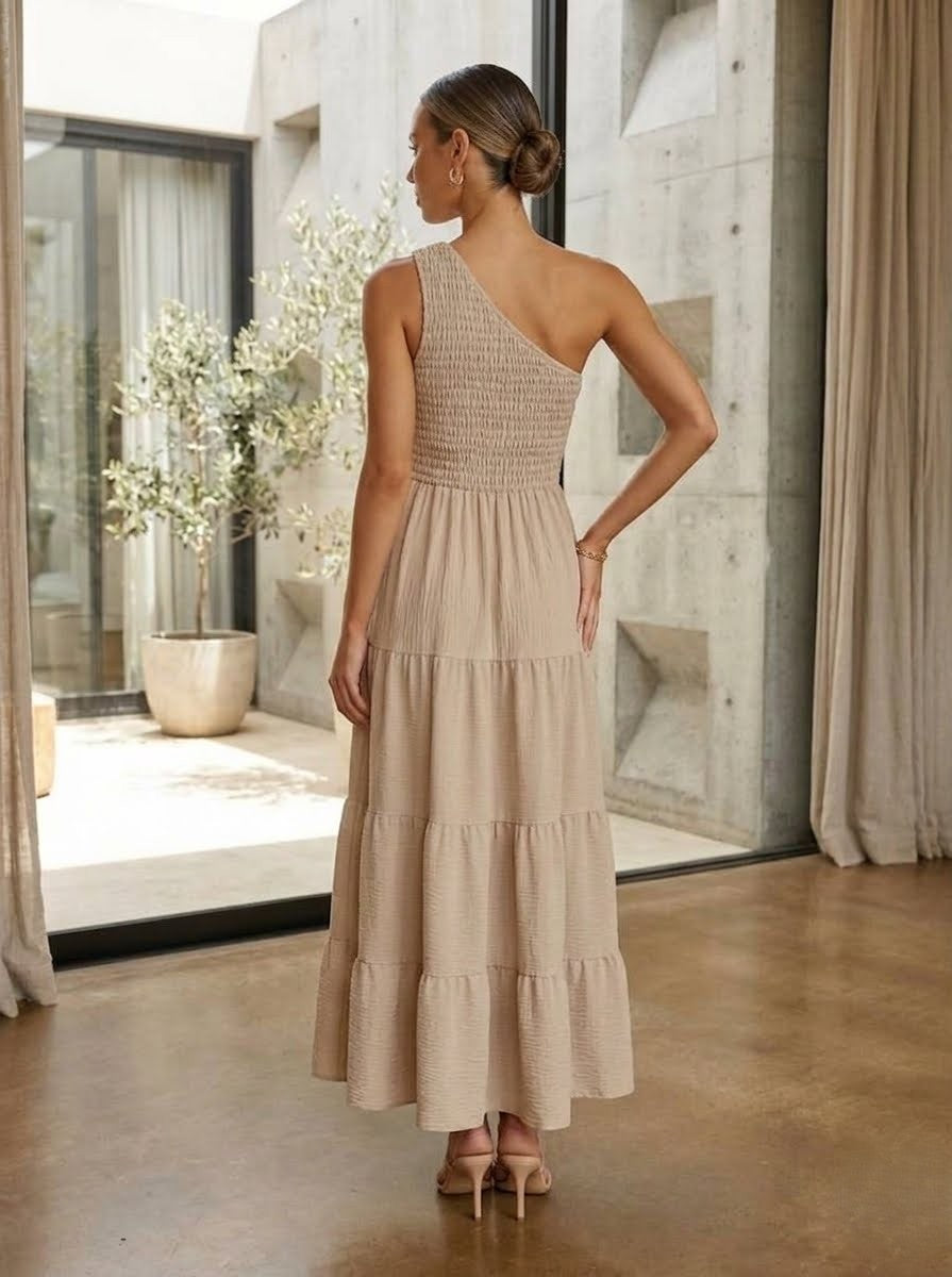 Elegant floor-length maxi dress