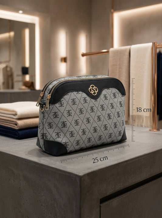 Elegant wash bag or vanity case