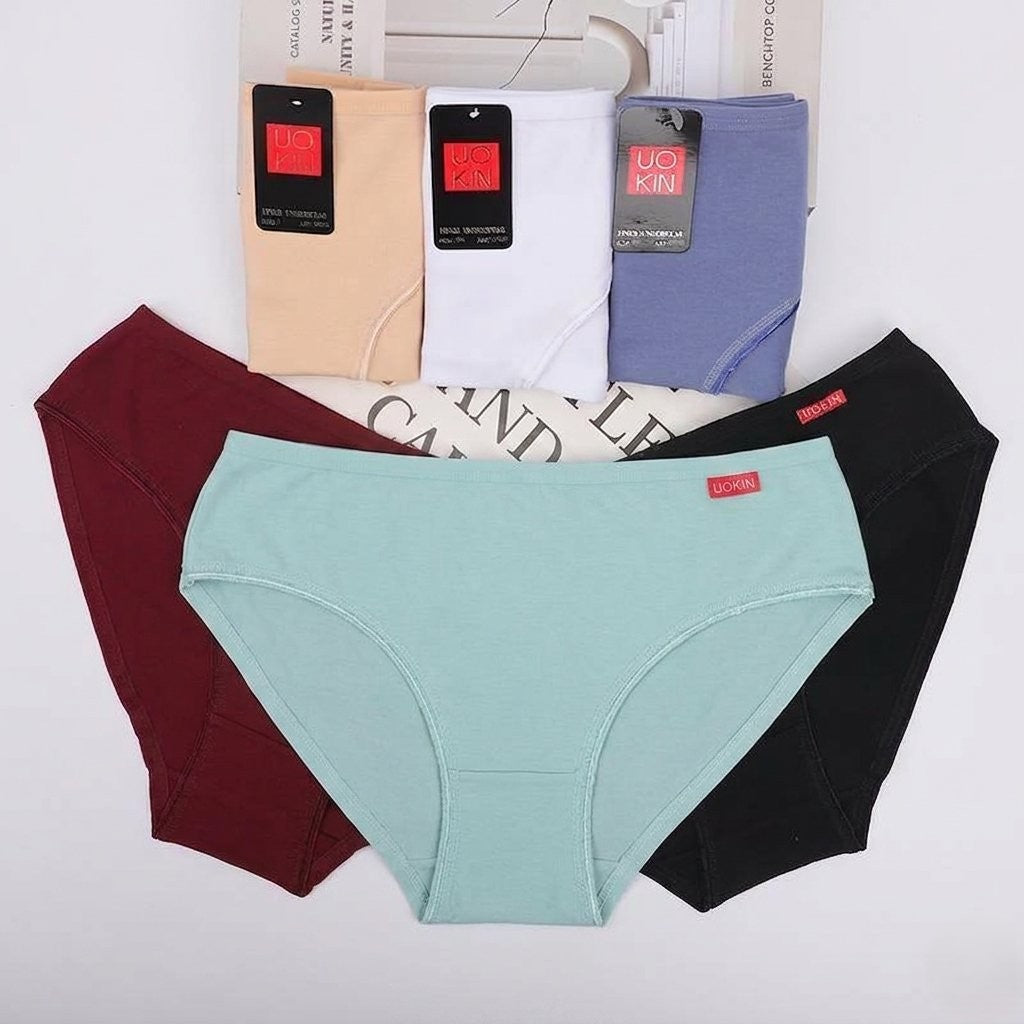 Classic, mid-rise bikini-style cotton panty