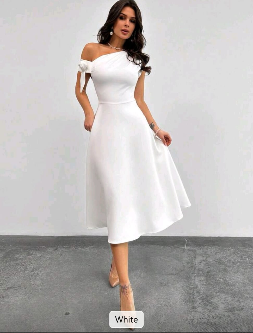Elegant white midi dress