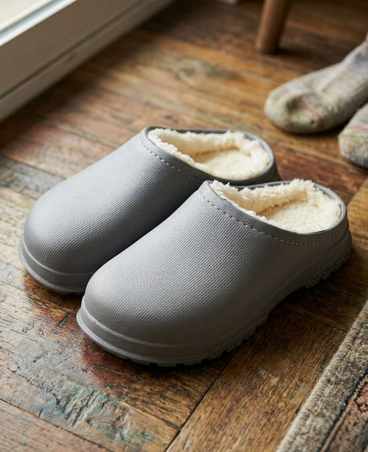 Cozy clogs-style slippers