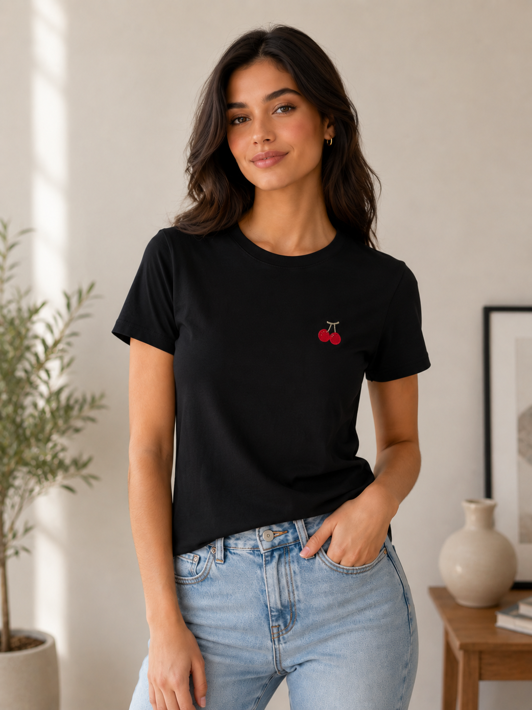 Solid short-sleeved crewneck t-shirt