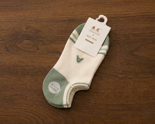 stylish low-cut ankle socks