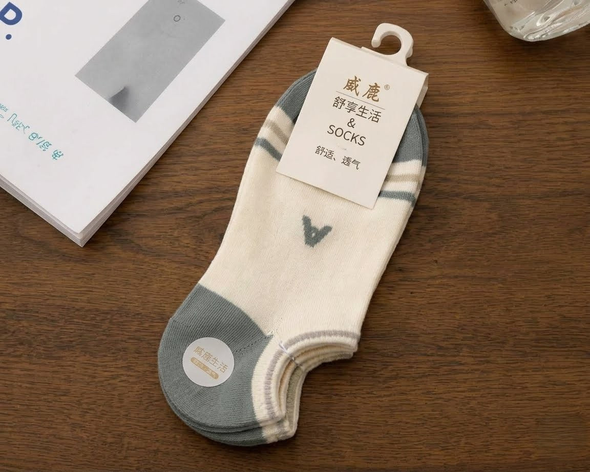 stylish low-cut ankle socks
