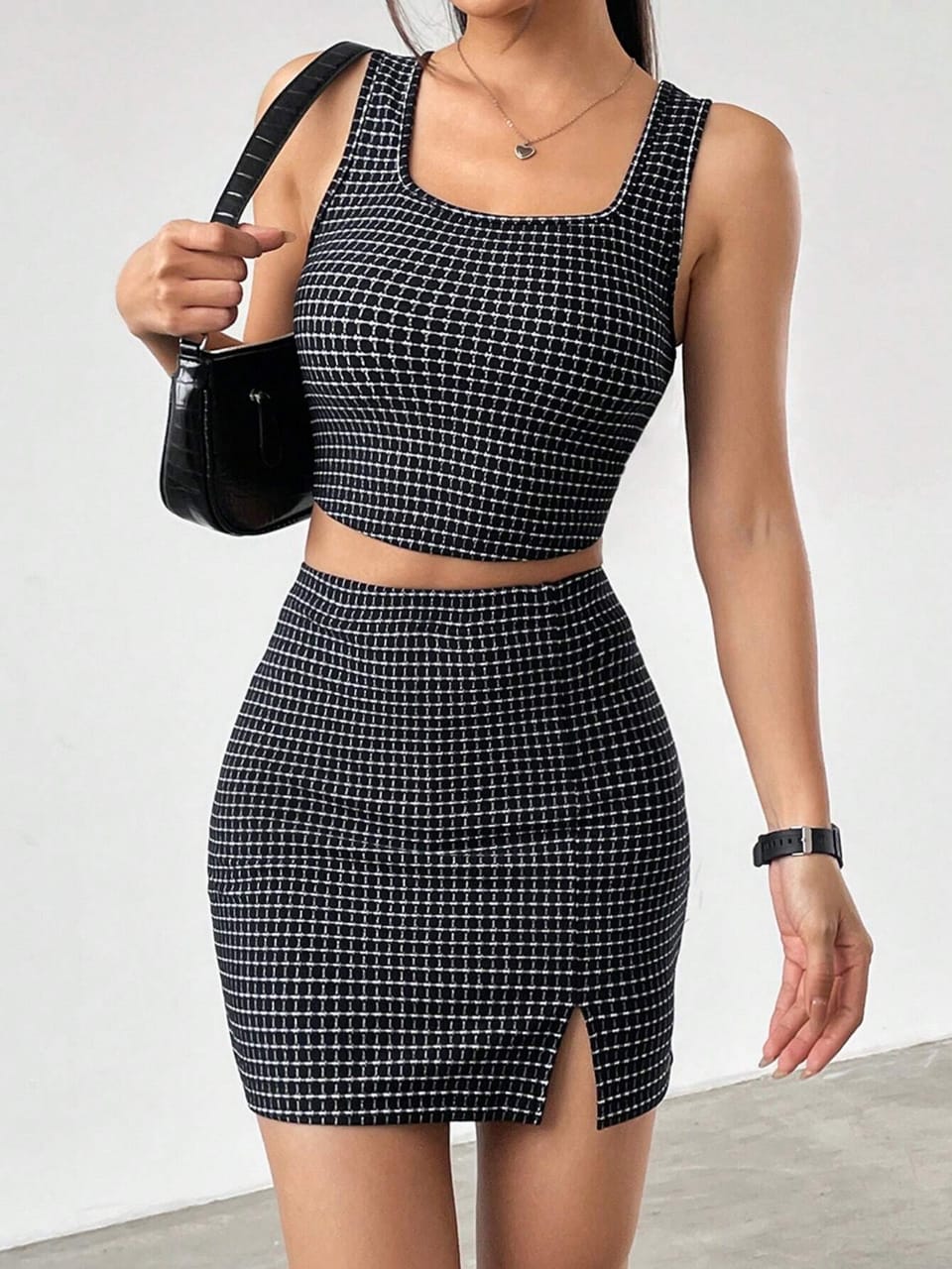 Set, trendy black and white two-piece crop set